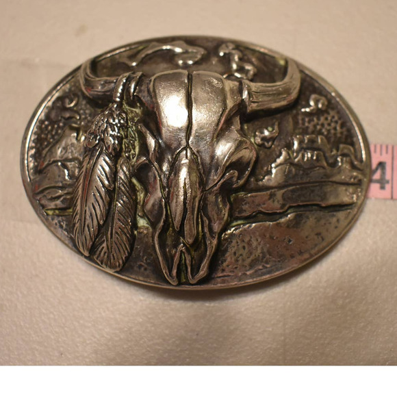 unknown Other - Western‎ Buckle Animal Skull with Feathers 4"